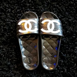 Chanel slides